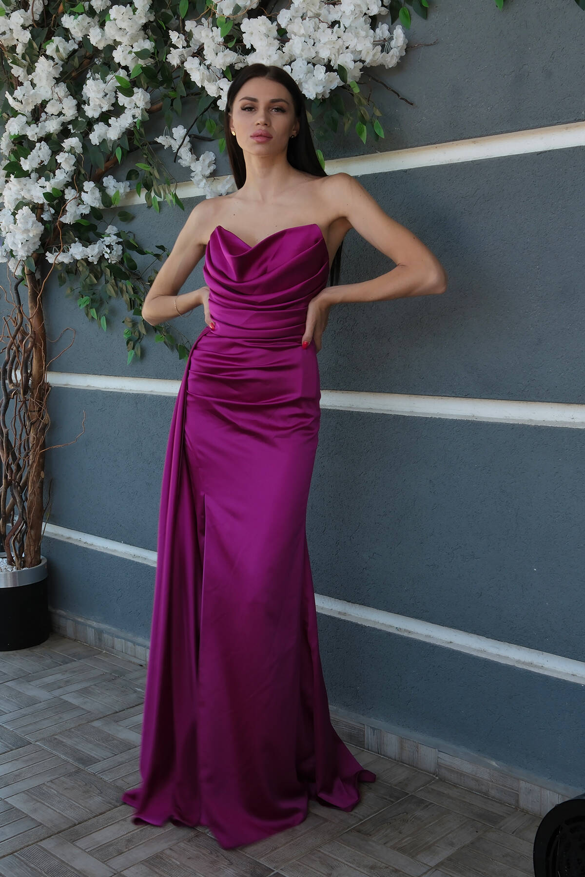 Violet Straplez Drape Detaylı Yırtmaçlı Saten Kumaş Abiye Elbise 1607209.273 Violet