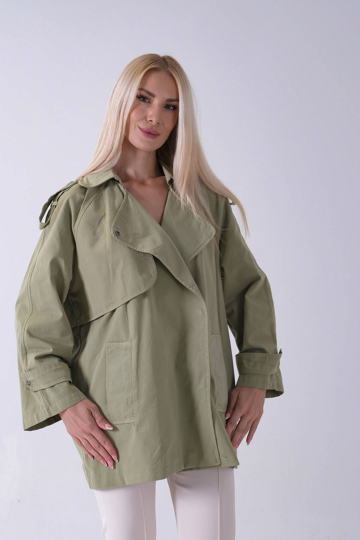 Yeşil Yandan Cepli Omuz Apolet Detaylı Trenç 422234.07 - Ardanewline (1)