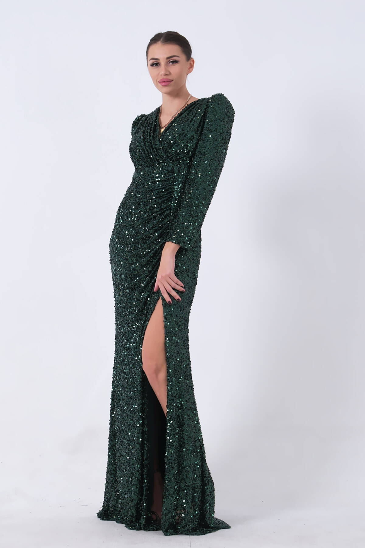 Zümrüt Pul Payetli Drapeli Önü Yırtmaçlı Abiye 9705393.123 Zümrüt