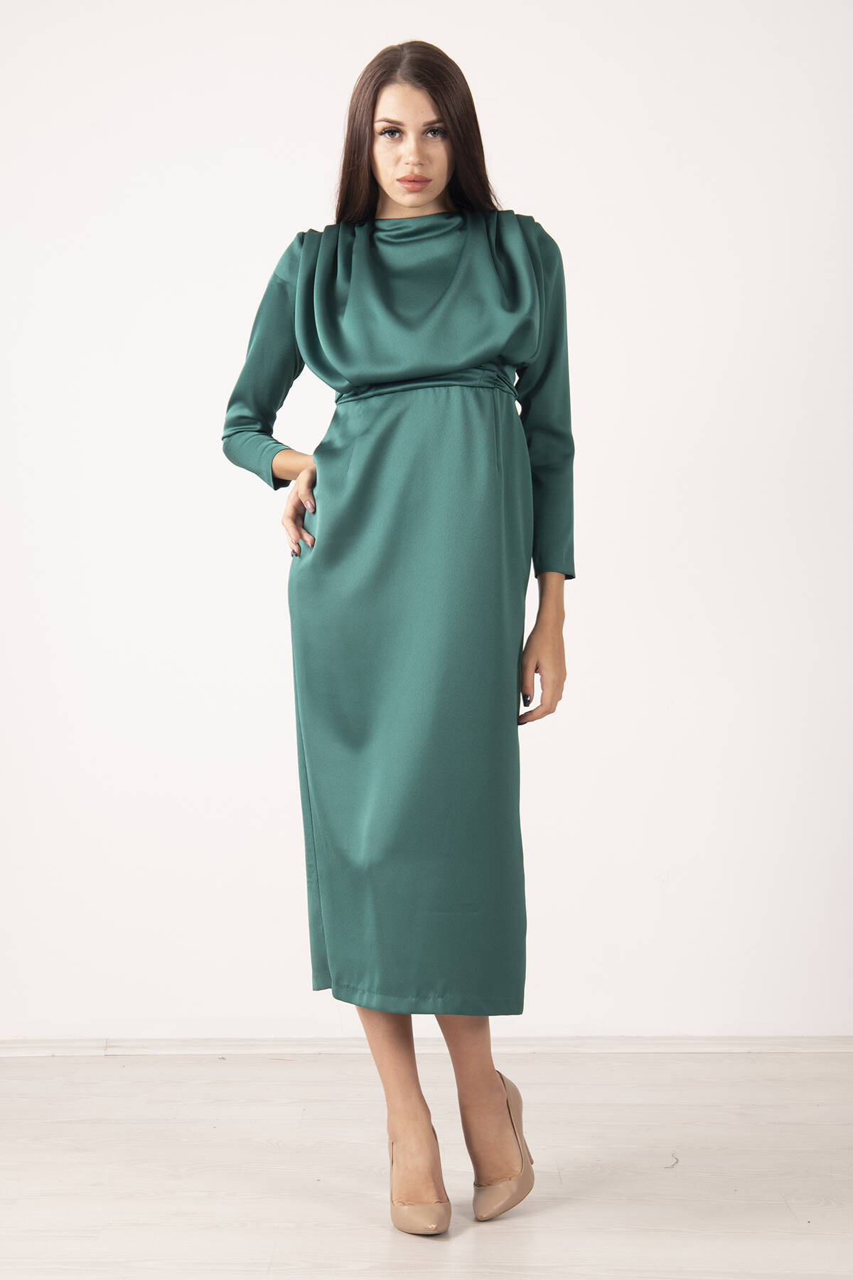 Zümrüt Üzeri Pilise Detaylı Saten Tesettür Abiye Elbise 6502300.123 
